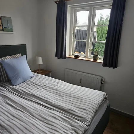 A Med Dejlig Gardhave Pa Thuro Kaeledyr Er Ikke Gratis Og Skal Tilfojes سفينبورغ