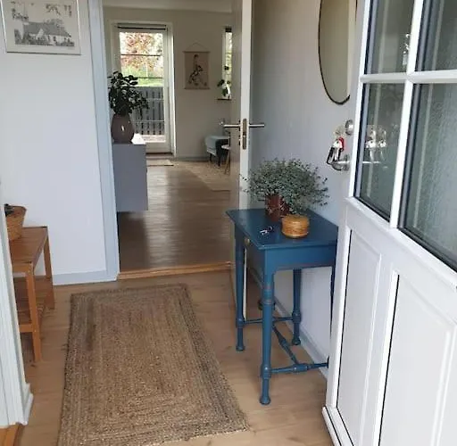 A Med Dejlig Gardhave Pa Thuro Kaeledyr Er Ikke Gratis Og Skal Tilfojes