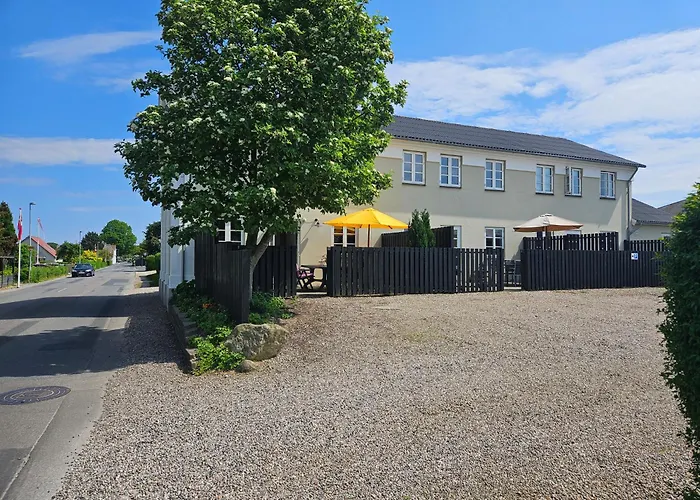 A Med Dejlig Gardhave Pa Thuro Kaeledyr Er Ikke Gratis Og Skal Tilfojes *