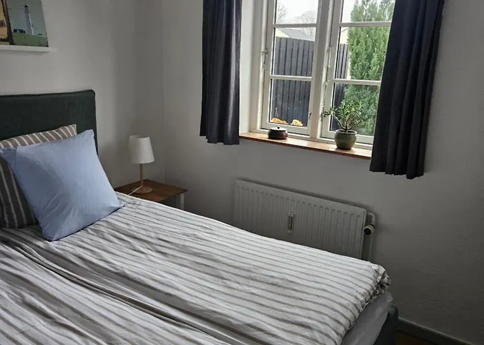 A Med Dejlig Gardhave Pa Thuro Kaeledyr Er Ikke Gratis Og Skal Tilfojes スベンボー